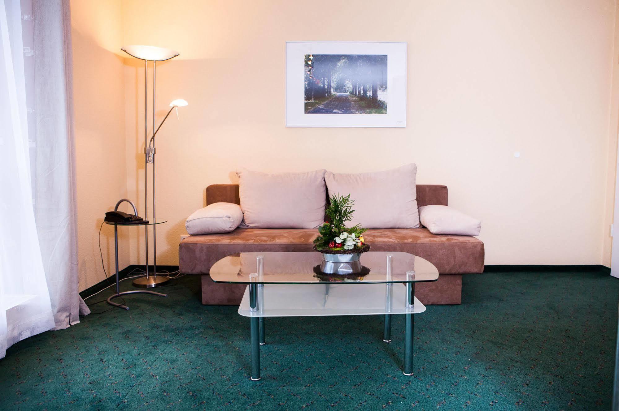 Hotel Zum Deutschen Eck Мербуш Экстерьер фото